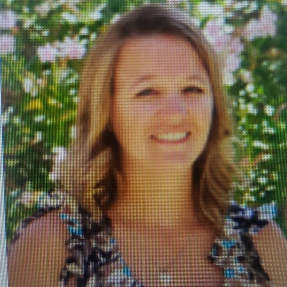 Meet your Posher, Amanda - Picture 1 of 1